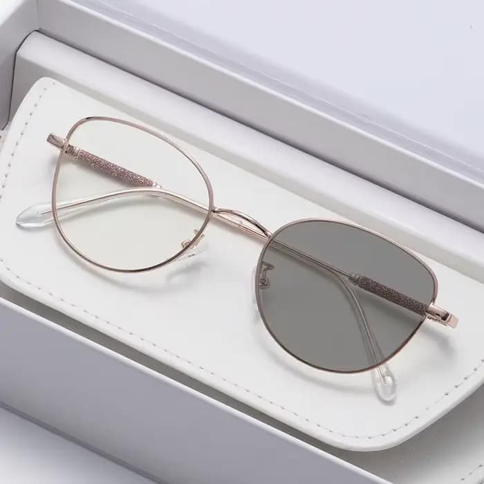 Lunettes de vue photochromiques œil de chat élégantes pour femmes, lunettes de mode brillantes à cha