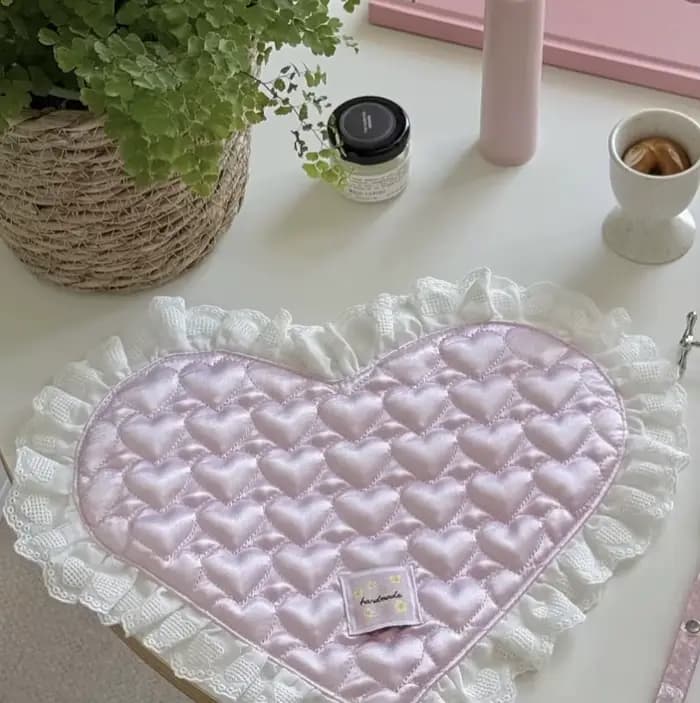 Dessous de verre en dentelle en forme de coeur avec surface satinée, isolation simple et dessous de 