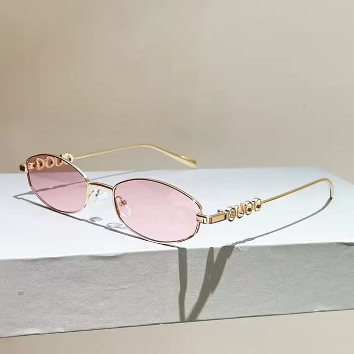 Lunettes de soleil polygonales ovales de petite taille au design de marque avec branches métalliques