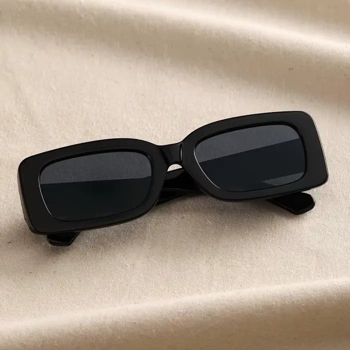 Lunettes rectangulaires pour femmes, monture en PC noire minimaliste, légères et durables, design mo