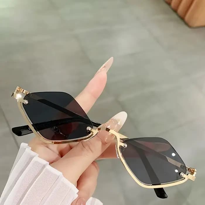 Petites lunettes à la mode en forme de diamant