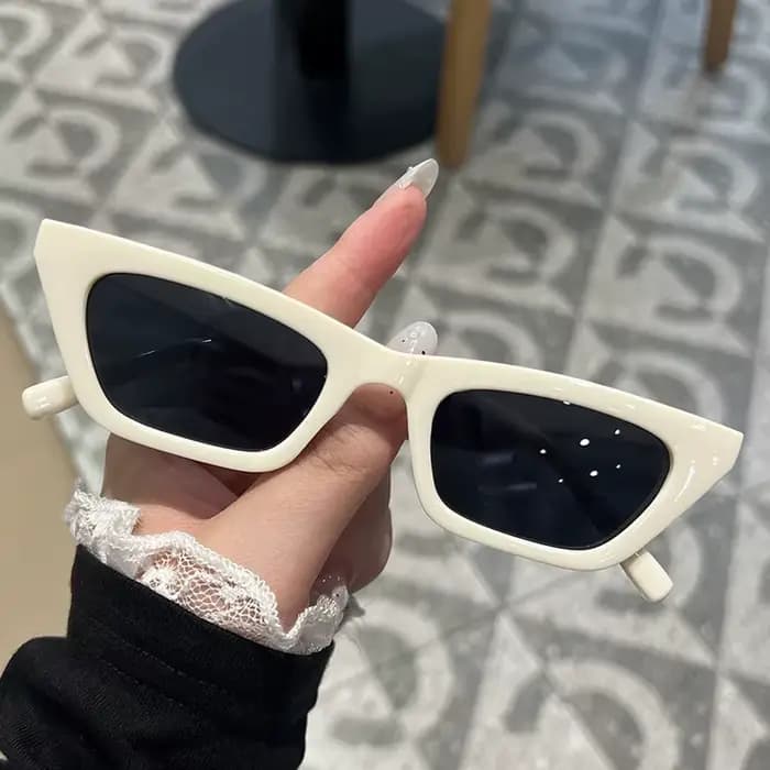 Lunettes de soleil à monture fine