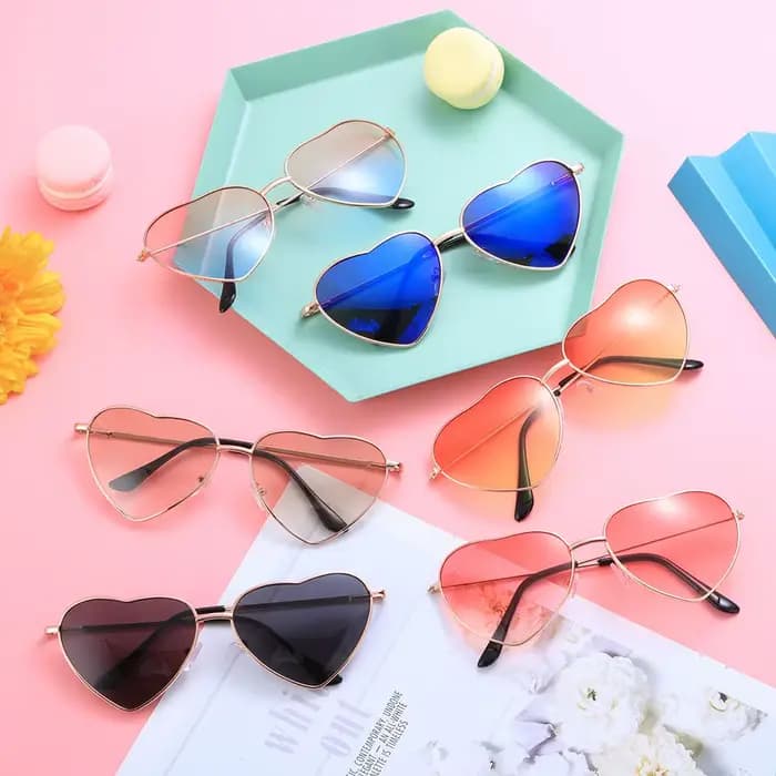 Lunettes de soleil vintage en forme de cœur avec monture en métal