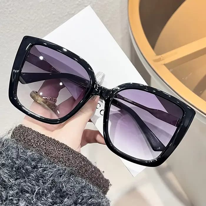 Nouvelles Lunettes de Soleil Femme 2026 Tendance Rétro Polyvalentes en Dentelle Colorées de Haute Qualité Monture Large Carrée