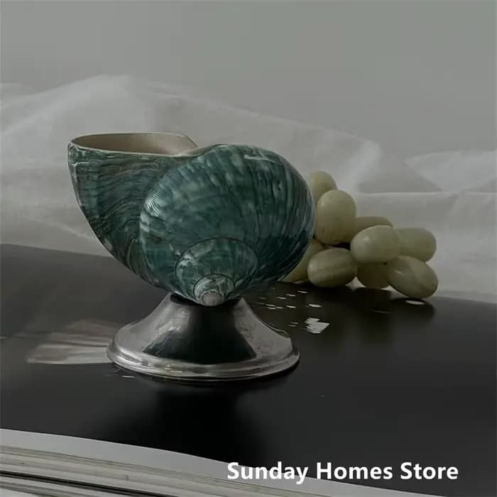 Verre à vin artisanal en acier inoxydable en forme de coquille de conque, avec pied transparent, ornement décoratif élégant