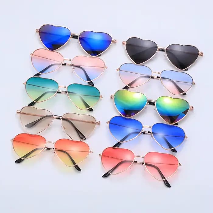 Lunettes de soleil vintage en forme de cœur avec monture en métal