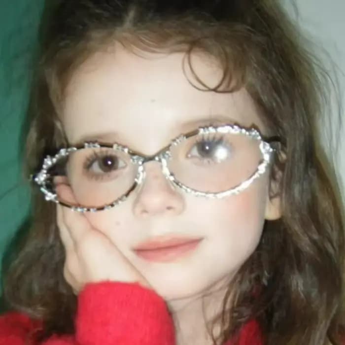 Y2K – lunettes ovales avec strass brillants