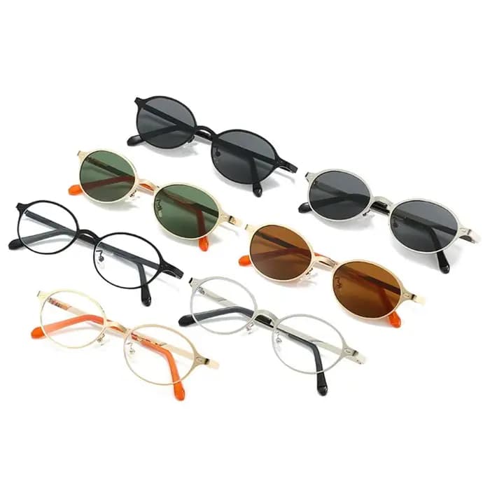 Lunettes de soleil ovales de styliste
