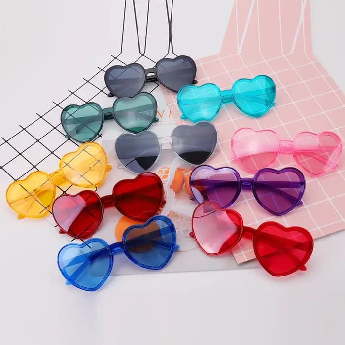 Lunettes de soleil tendance en forme de cœur pour femme