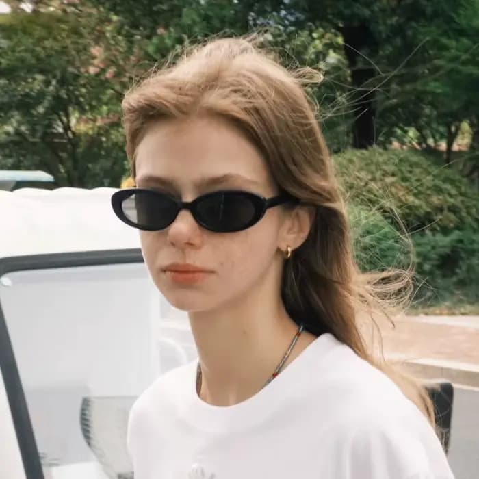 Lunettes de soleil rétro à petite monture ovale pour femmes