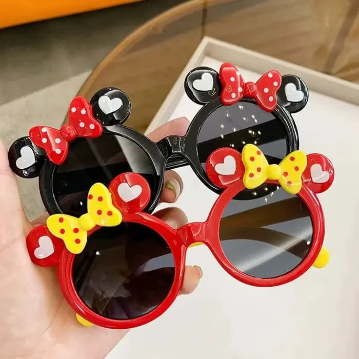Nouveaux enfants mignon dessin animé UV400 lunettes de soleil garçons filles couleurs en plein air