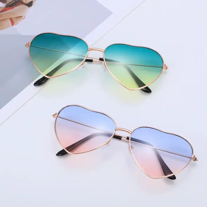 Lunettes de soleil vintage en forme de cœur avec monture en métal