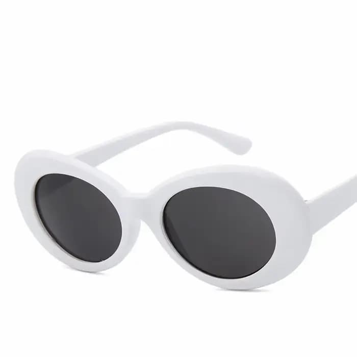 2025 lunettes lunettes de soleil ovales dames à la mode chaud Vintage rétro lunettes de soleil femmes blanc noir lunettes UV