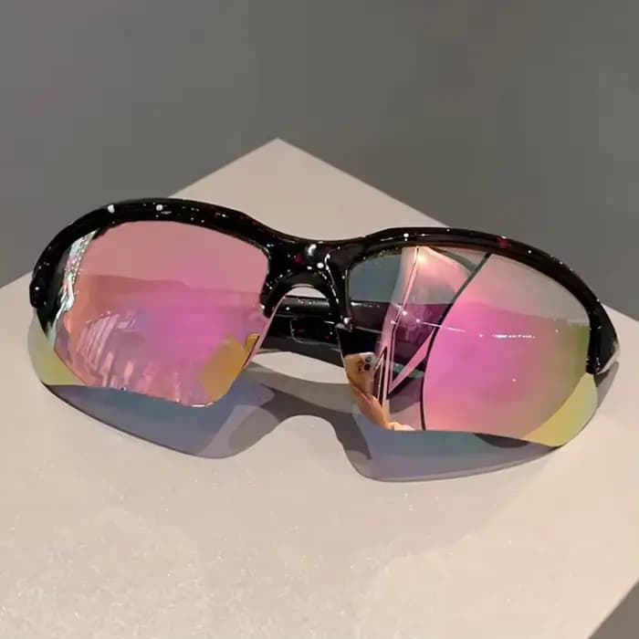 Une paire de lunettes semi-cerclées