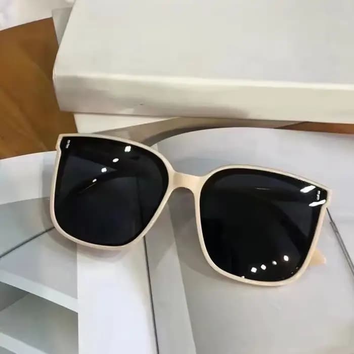 Lunettes de soleil UV400 à monture carrée noire