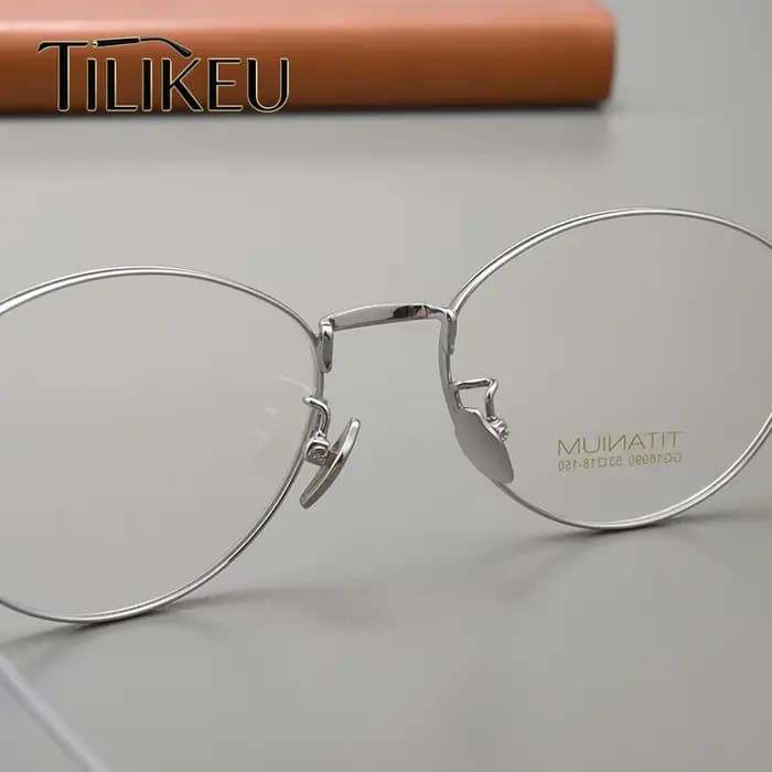 Montures de lunettes coréennes œil-de-chat en titane pour femmes