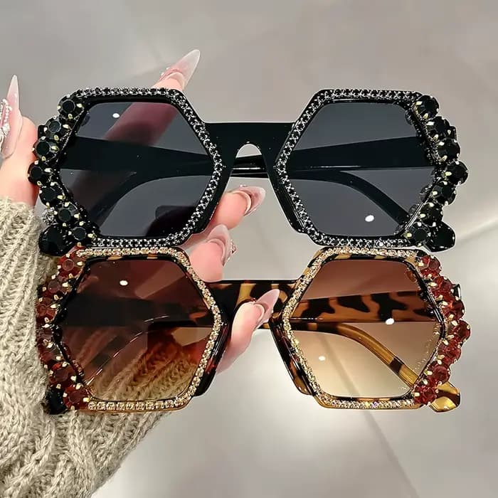 Lunettes de soleil blanches à monture hexagonale ornées de strass scintillants