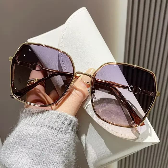 Lunettes de soleil de luxe à monture blanche pour femmes