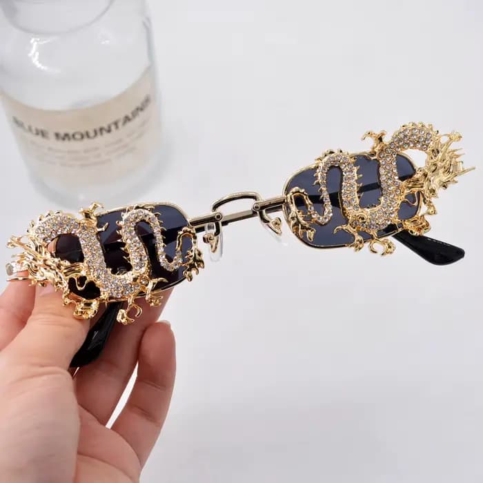 Lunettes personnalisées en forme de serpent cloutées en diamant