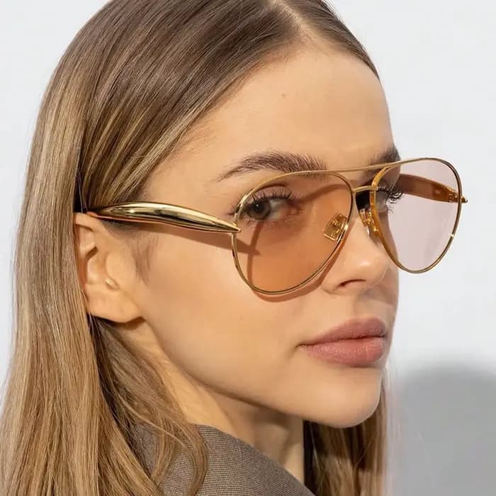 Lunettes de mode à monture large en métal