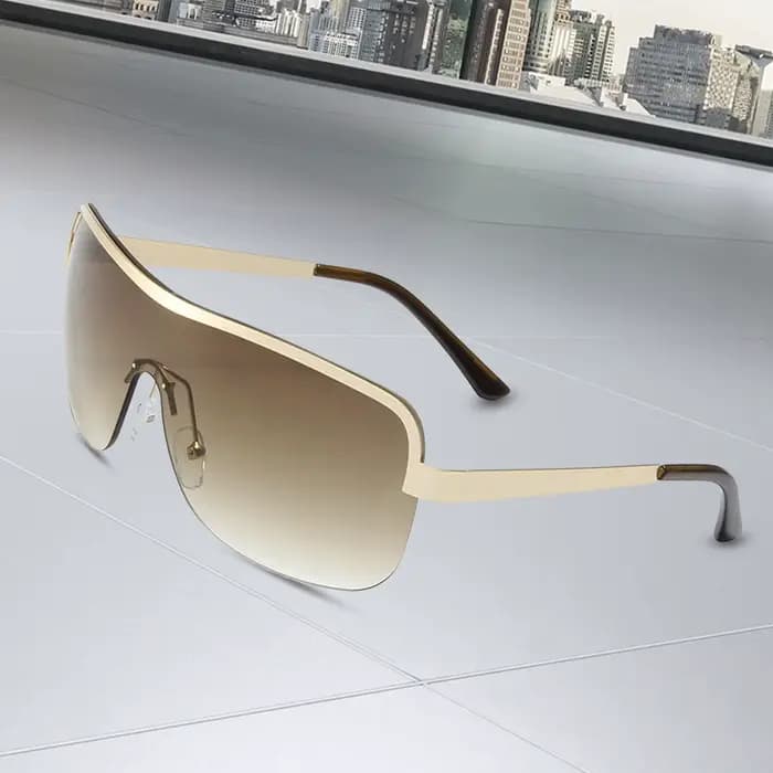Lunettes de soleil surdimensionnées