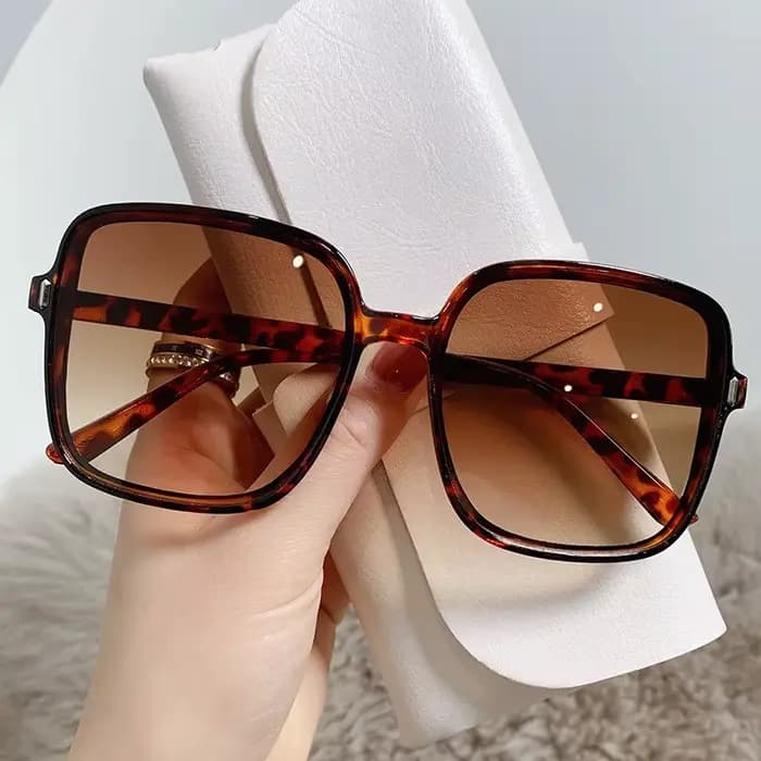 Lunettes de soleil carrées pour femme