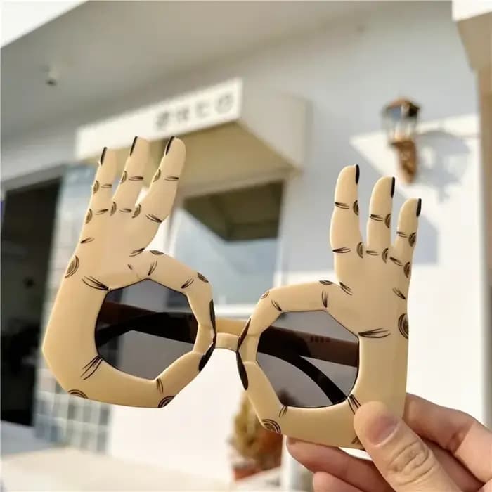 Lunettes de soleil amusantes INS
