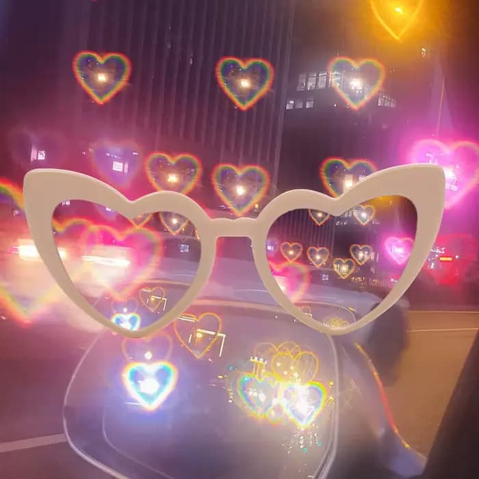 Lunettes de soleil en forme de cœur à effet spécial Love