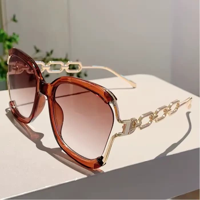 Lunettes carrées chics à la mode