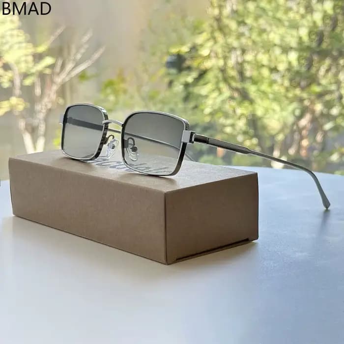 Lunettes de soleil carrées de styliste