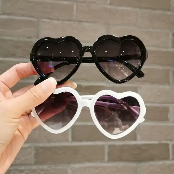 Nouvelles lunettes de soleil fantaisie en forme de cœur avec cristaux scintillants pour filles