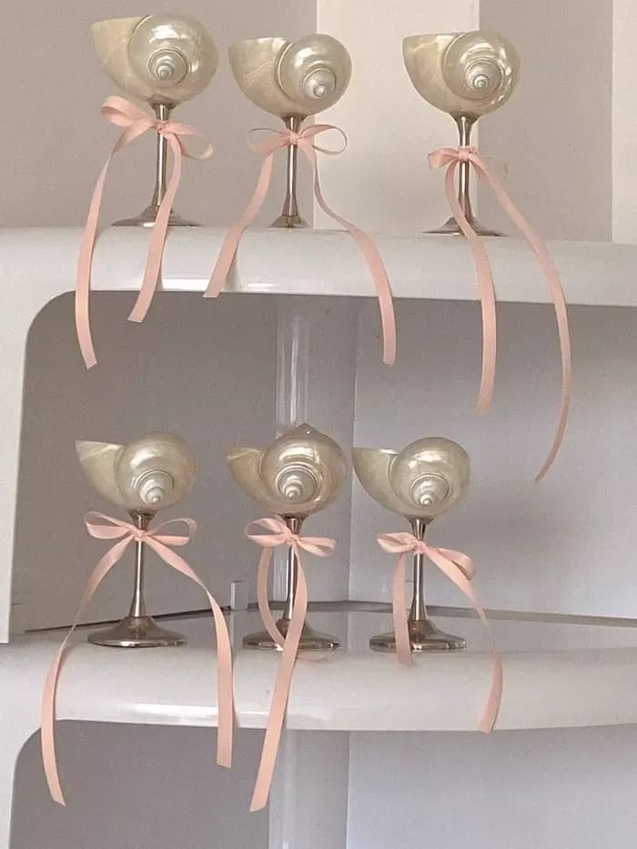 Verre à vin artisanal en acier inoxydable en forme de coquille de conque, avec pied transparent, ornement décoratif élégant