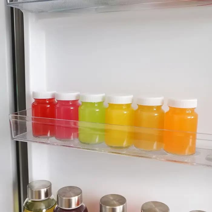 Bocaux en verre de 2 oz avec couvercles, petits bocaux Mason pour liquides, bocaux courts à large ouverture pour potions, shots de gingembre, huiles, avec autocollants et pinceau