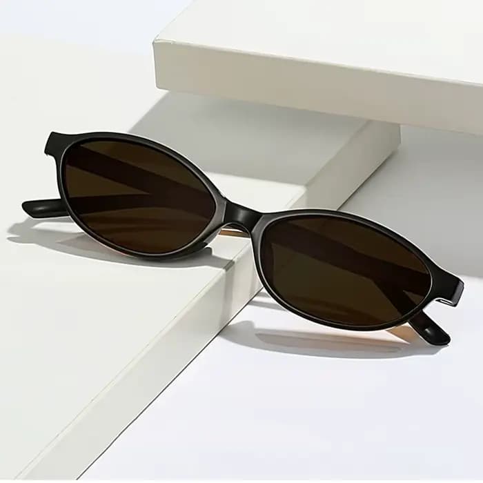 Lunettes de soleil à monture ovale rétro