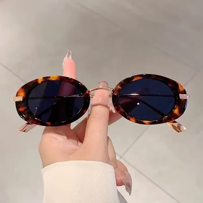 Lunettes de soleil rétro à petite monture ovale