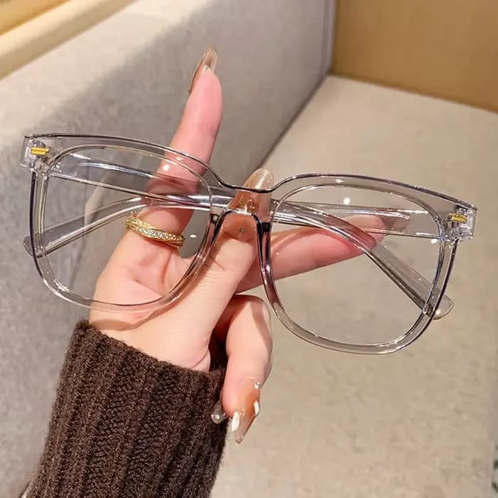 Lunettes transparentes à monture en corne