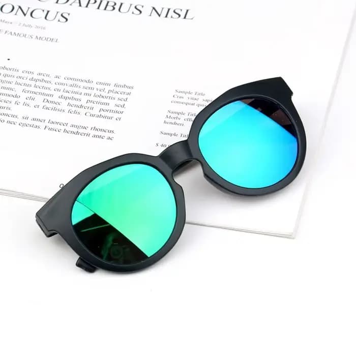Nouvelles lunettes de soleil pour enfants