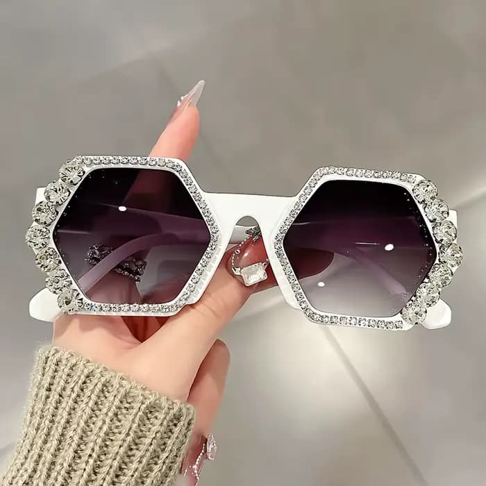 Lunettes de soleil blanches à monture hexagonale ornées de strass scintillants