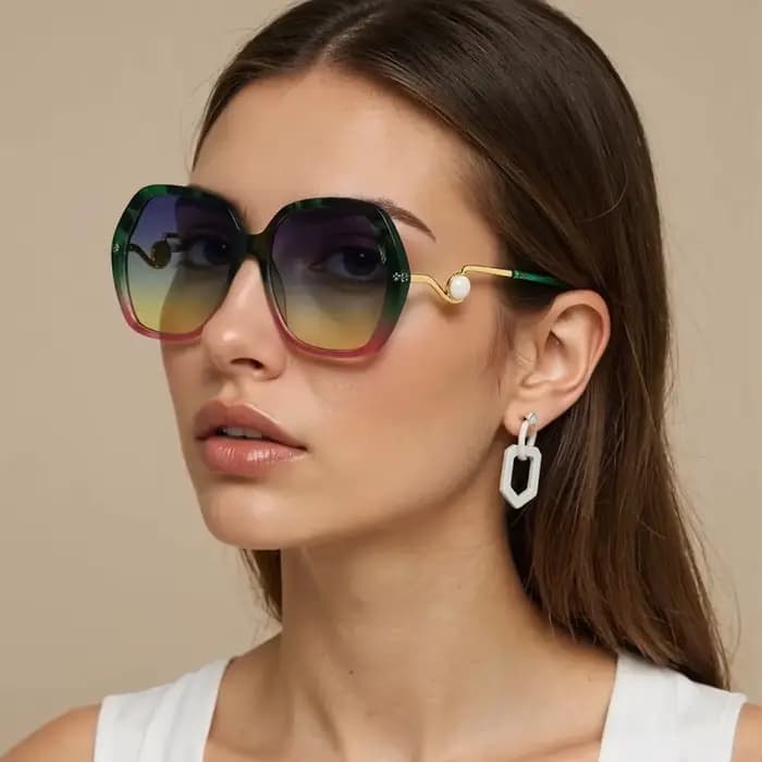 Lunettes de soleil polygonales à bords larges pour femmes