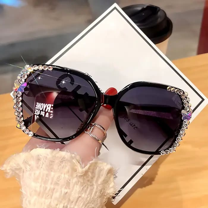 Lunettes de soleil vintage pour femmes avec strass, monture oversize, parfaites pour la randonnée, l