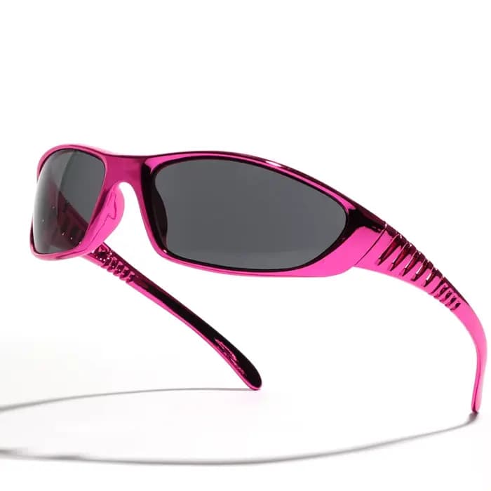 Lunettes de soleil argentées, sensation technologique des couleurs, lunettes de soleil rouges en fil