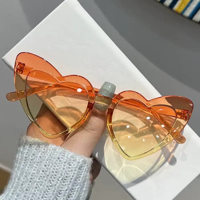 Lunettes de soleil en forme de cœur pour femmes