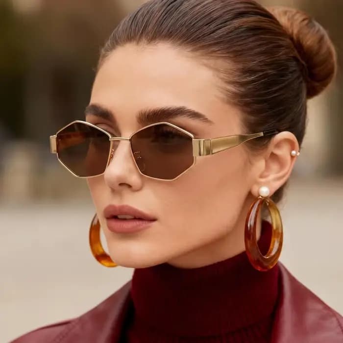 Lunettes de soleil de luxe punk à monture métallique polygonale pour femme