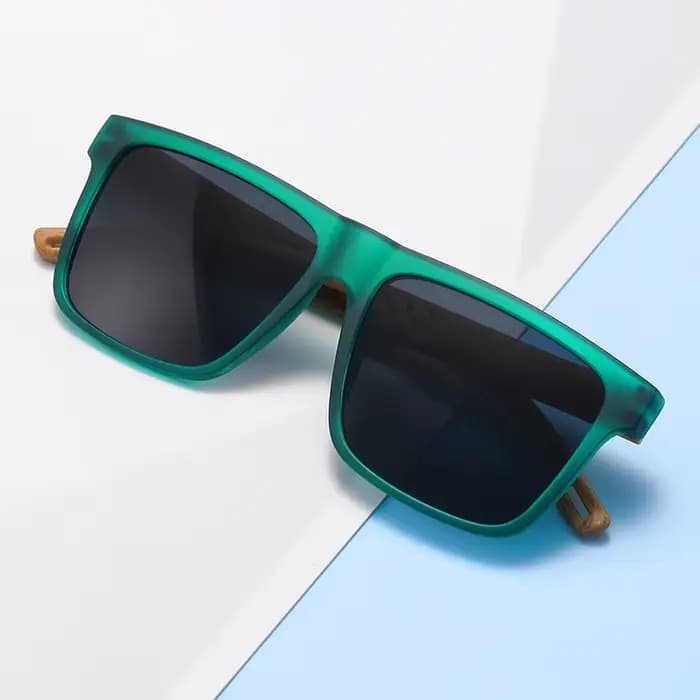 Lunettes de soleil rétro en noyer