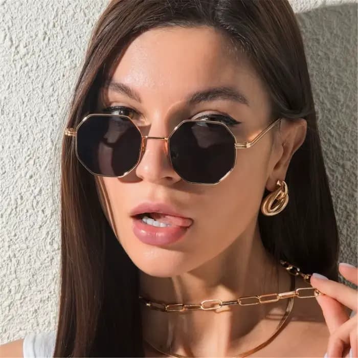 Lunettes de soleil polygonales en métal pour femmes