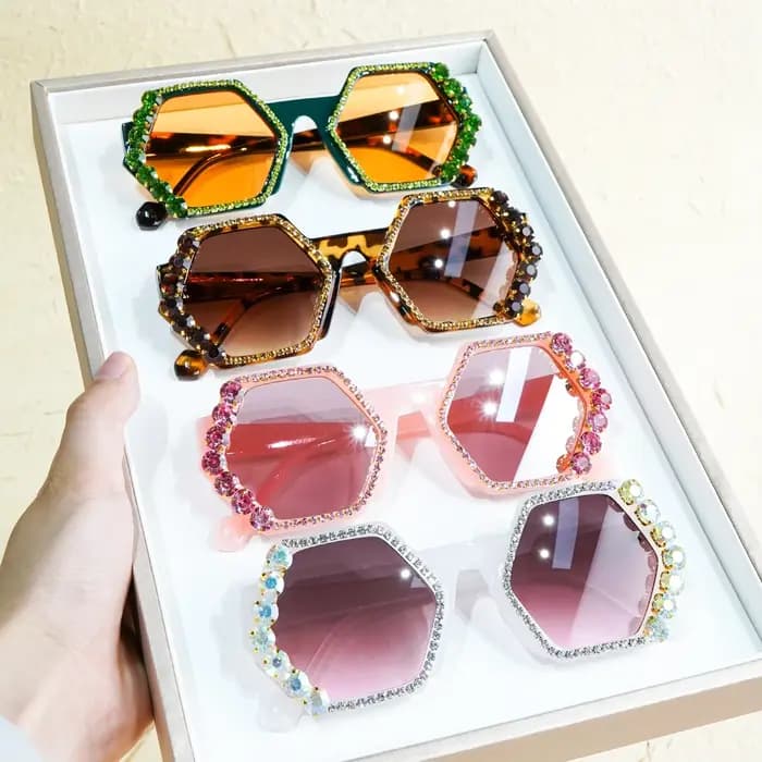Lunettes de soleil en strass pour femmes
