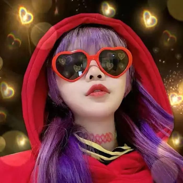 Lunettes de soleil en forme de cœur d'amour avec effets de changement de lumière