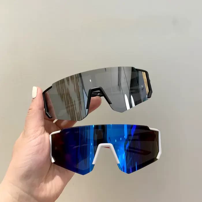 Beaux lunettes de soleil pour garçon