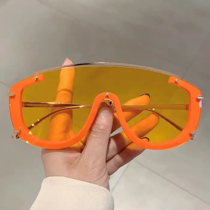Lunettes de soleil tendance léopard pour femme