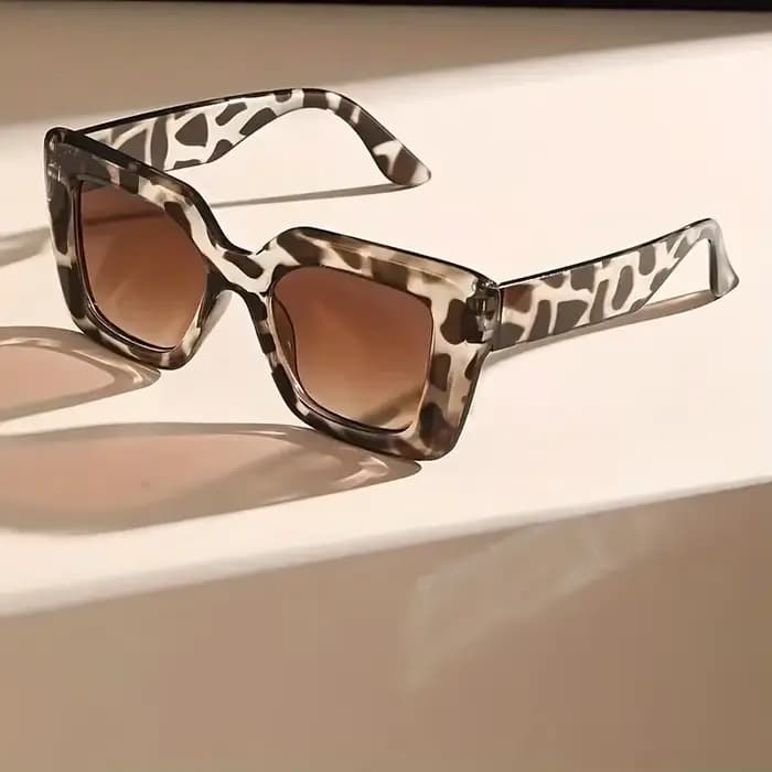 Lunettes carrées uniques à la mode pour femmes